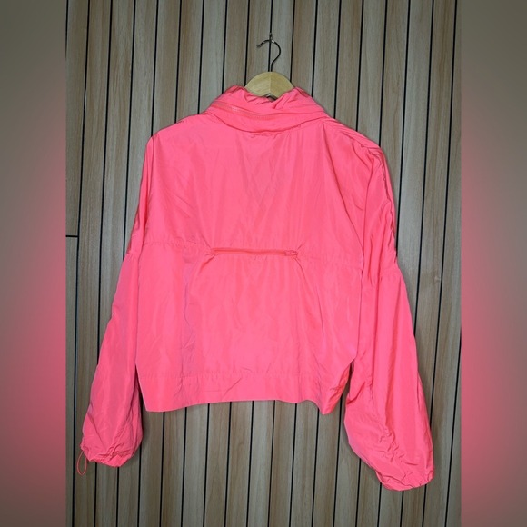 Zara Cropped Wind Breaker w/hoodie small - Picture 9 of 10